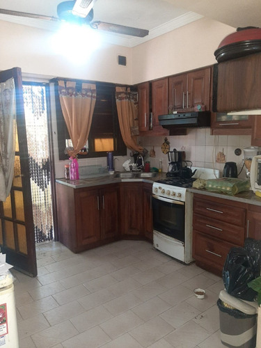 Imagen 5 de 9 de Casa En Planta Alta Con Local.