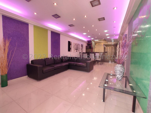 Casa En Venta Res. El Centro Maracay 23-30902 Yb
