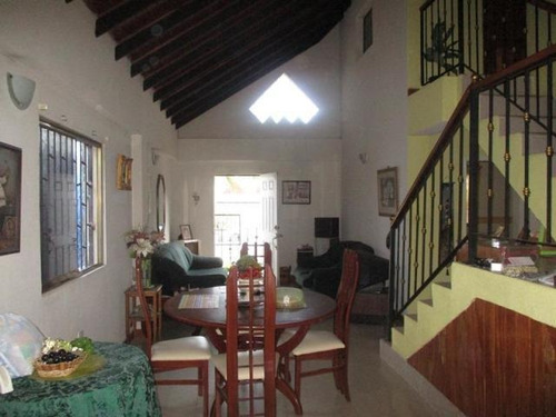 Imagen 2 de 14 de Casa De 2 Pisos. El Valle. Flexmls 20-15871