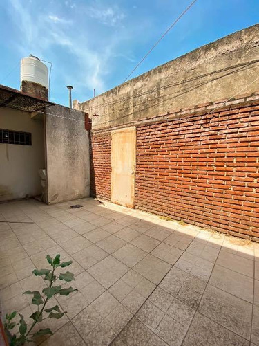 Imagen 8 de 10 de Departamento Tipo Casa En Venta En Lanus Oeste