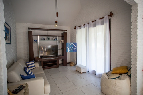Casa En Jardines De Córdoba!- Ref: 1071