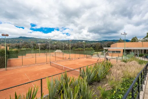 Casa En Venta En Hacienda Fontanar. Cod V14595