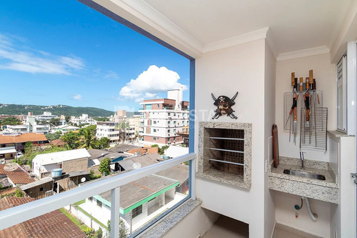 Imagem 2 de 14 de Lindo Apartamento 3 Quartos Em Bombinhas De Frente Troco