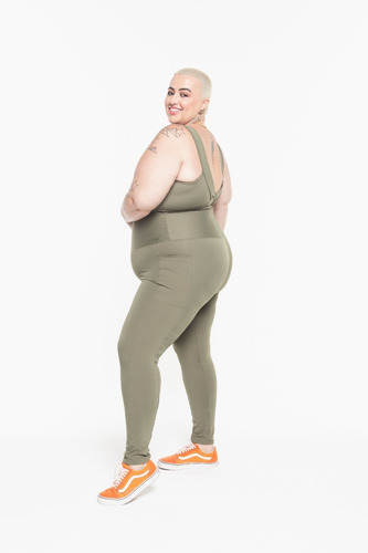 Imagem 4 de 9 de Legging Plus Size Wonder Size Com Bolso Emana® Plus Verde