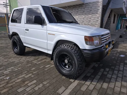 Mitsubishi Montero 3.0 V13