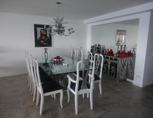 Apartamento En Venta De 3 Dormitorios En Playa Brava