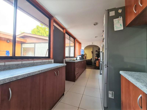 Casa Remodelada Con Quincho En La Mejor Ubicacion
