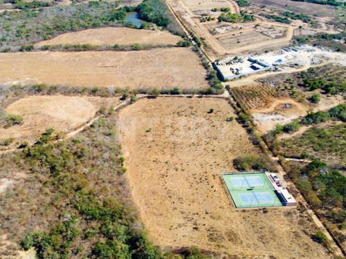 Terreno En Venta En Mazatlan, Sinaloa, Mexico. 37,566 M2 Frente A Nuevo Hospita