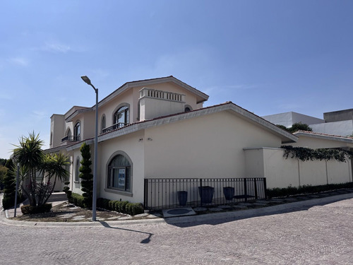 Exclusiva Residencia En Venta En La Rica Juriquilla