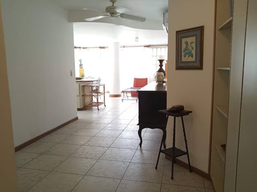 Imagen 4 de 14 de En Alquiler Hermoso Y Amplio Apartamento En Los Palos Grandes / Jaime Ponce: +58-414-1080033