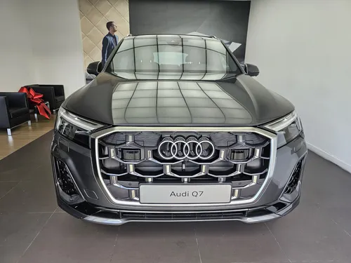 Audi Q7 S-line 2025