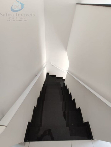 Imagem 4 de 12 de Grande Oportunidade! Linda Casa Sobreposta Com 2 Dormitórios, Sala, Cozinha, Área De Serviço, Wc, 1 - Si1613
