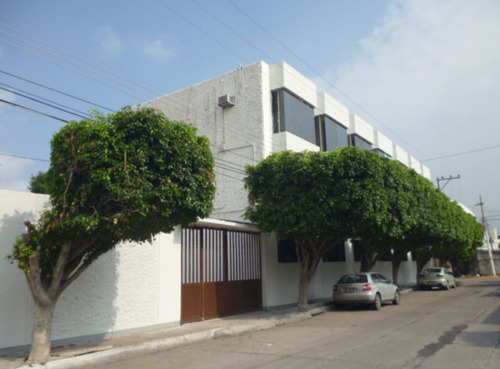 Venta De Edificio En Colonia Villas Del Sur, Muy Cerca Del C