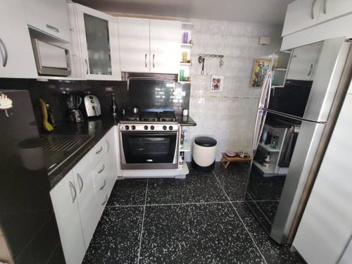 Apartamento En Venta Ubicado En Bello Monte, El Recreo.