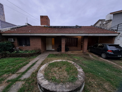 Venta Casa Jerónimo Luis De Cabrera A Refaccionar Oportunidad Super Ubicacion.