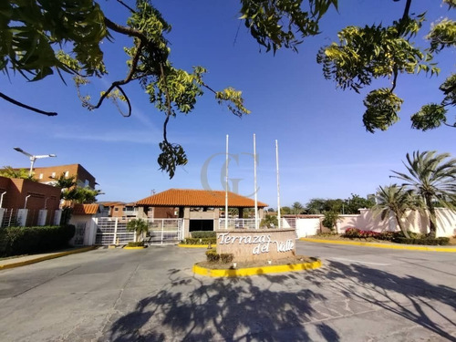 Imagen 1 de 17 de Town House En Venta Urb. Terrazas Del Valle - El Valle