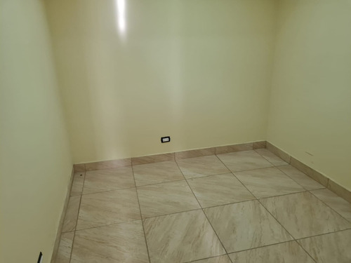 Bodega (400mts2) Oficinas (260mts2) Exelente Ubicacion.