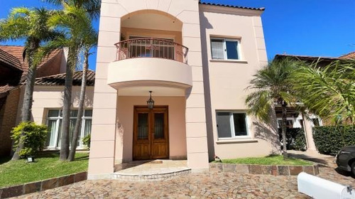Dueño Vende Casa Barrio Cerrado Camino Real, San Isidro, Bue