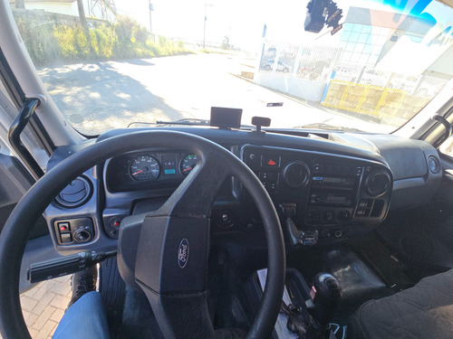 Caminhão Ford Cargo 1719 No Chassis Estava Trabalhando.