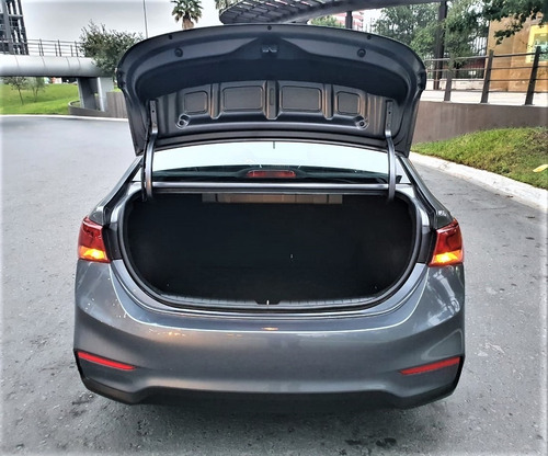 Imagen 14 de 15 de Hyundai Accent 2018 Gl