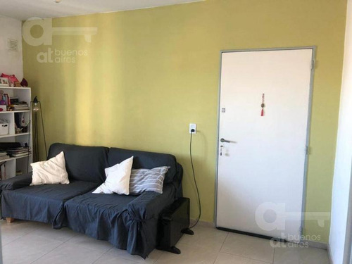 Departamento 2 Ambientes Con Balcón - Mataderos
