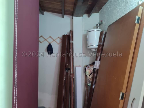 Raiza Suárez Vende Hermosa Casa Ubicada En Cabudare 2 4 2 4 3 6 9 Con Inversor De Corriente Para Toda La Casa Y Adicional Tiene Planta Eléctrica, En Conjunto Con Vigilancia Privada, Muy Seguro
