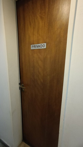 Unico 1er. Piso 8 Amb. Excelente Ubic. S/rivadavia