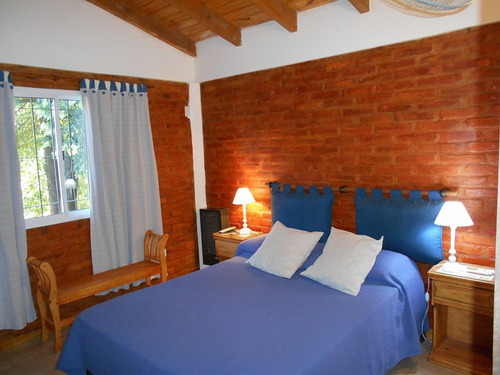Imagen 5 de 14 de Chalet Céntrico * Villa General Belgrano * Cochera - Parrilla - 2 Dormitorios
