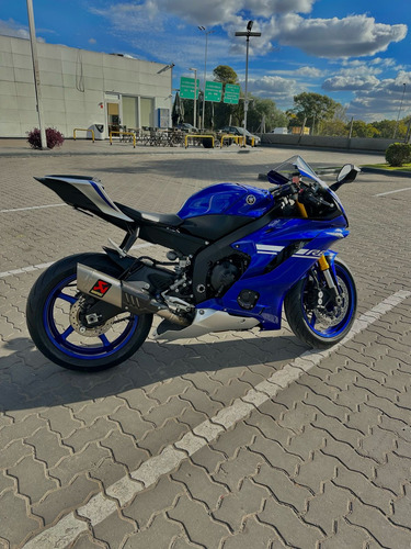 Yamaha R6