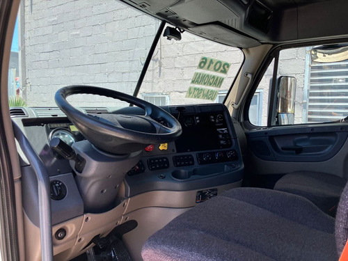 Tractocamión 2016 Freightliner Cascadia 125 /camarote