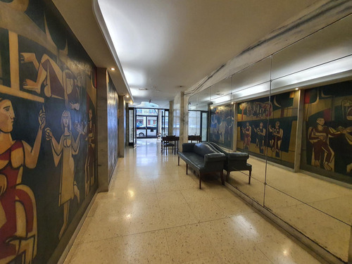 Venta - Departamento 2 Ambientes En Recoleta. Excelente Ubicación. 34 M2.