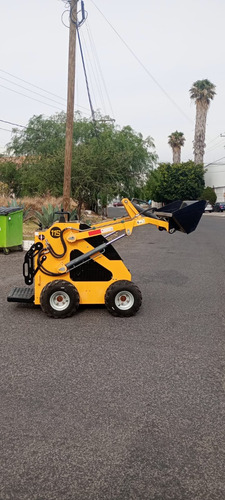 Minicargador Marca Furd Modelo Dt-380 Año 2024 En Querétaro.
