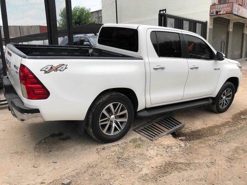 Toyota Hilux 2.8 Cd Srx 177cv 4x4 At 2016