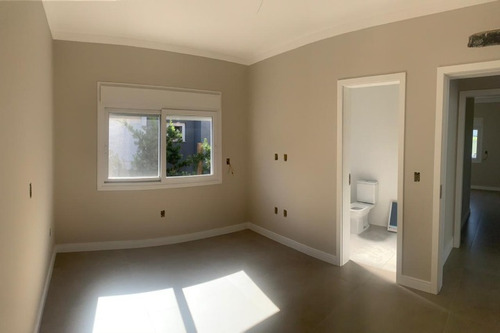 Imagem 14 de 24 de Casa À Venda Em Xangri-lá - Ca01375 - 69428458