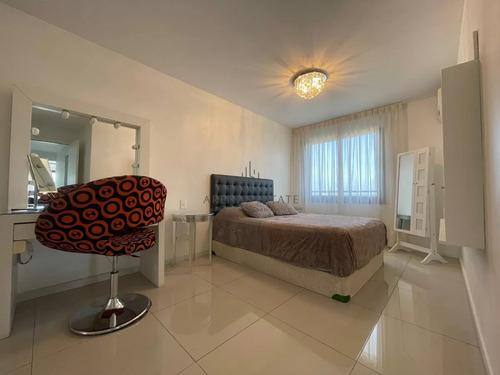 Torres Barcelona En Venta , Apartamento De 3 Dormitorios
