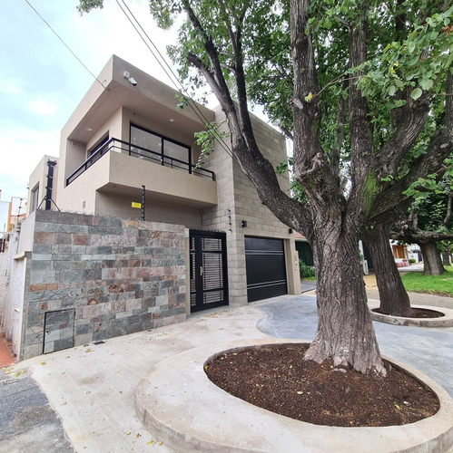 Casa Extrenar En Dos Plantas 4 Ambientes. Lomitas. Rebajada!