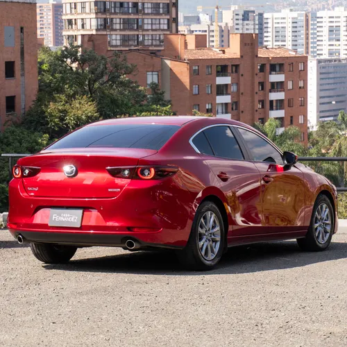 Mazda 3 2.0 Touring Híbrido