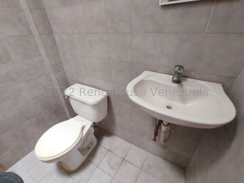 Imagen 3 de 12 de Oficina En Venta En Zona Industrial San Crispin Aragua 22-27108 Irrr