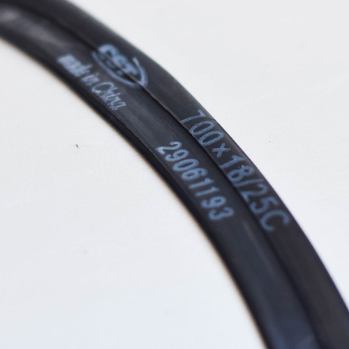 Camara Bicicleta Cst 700x18-25 Valvula Presta 48mm Presta