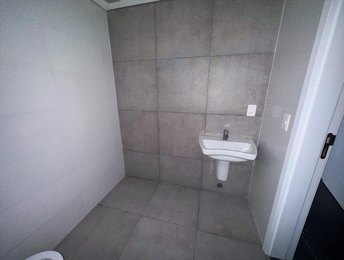 Hermoso Local A Estrenar En Pocitos