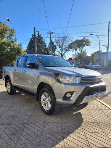Imagen 1 de 5 de Toyota Hilux Sr 4x2