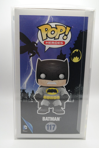 Funko Pop! Batman Dark Knight Returns Black Suit #117 (Usado)