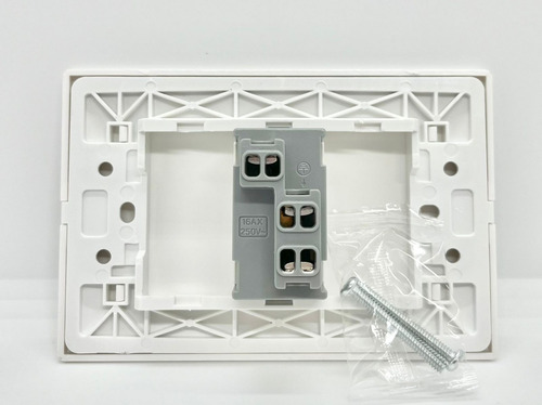Tomacorriente Simple /enchufe 250v 10a Fsl