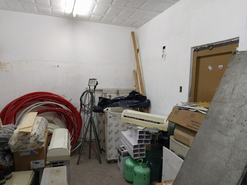 Imagen 23 de 30 de Edificio Comercial Con Oficinas Y Depósitos En Lote Propio