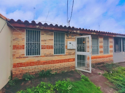 Imagen 21 de 30 de $/$/$/$ Acogedora Casa En Cabudare ++urb. El Trigal ++ Ampliada ++ A Una Cuadra Cc Trigalpa++ Seniat **0412+.056.+03.+76 ** L.t ** /co/-di/-go/ 23-24476