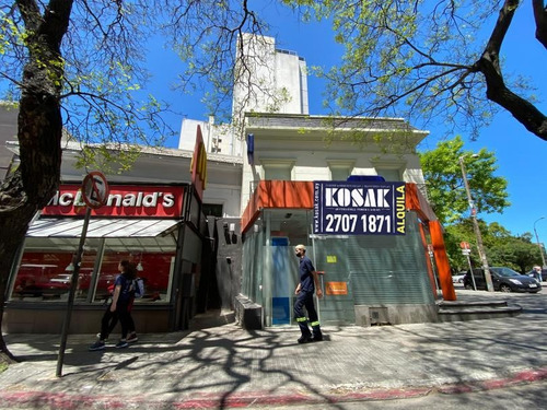Excelente Local Esquina En Ellauri - A Metros De 21 De Setiembre