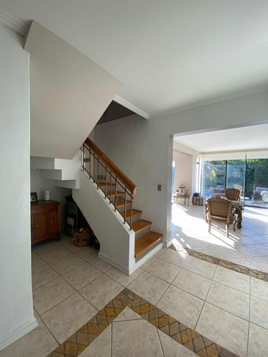 Excelente Casa En Avenida Bosques De Montemar. Con Con