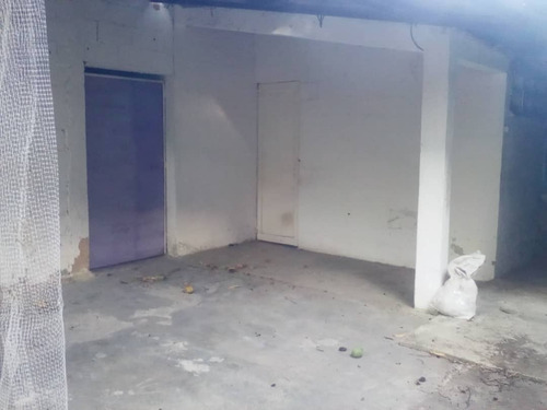 Imagen 2 de 10 de Se Vende Casa De Oportunidad Buen Terreno Mejor Zona De La Candelaria Zona Maracay Aragua Buen Precio 04243785803