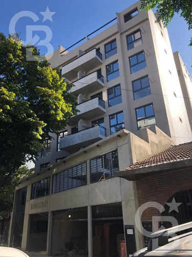 Imagen 3 de 24 de Cochera Cubierta Edificio Apto Profesional - Parque Chas / Villa Urquiza