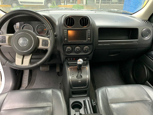 Imagen 12 de 15 de Jeep Patriot 2015 2.4 Latitud 4x2 Cvt
